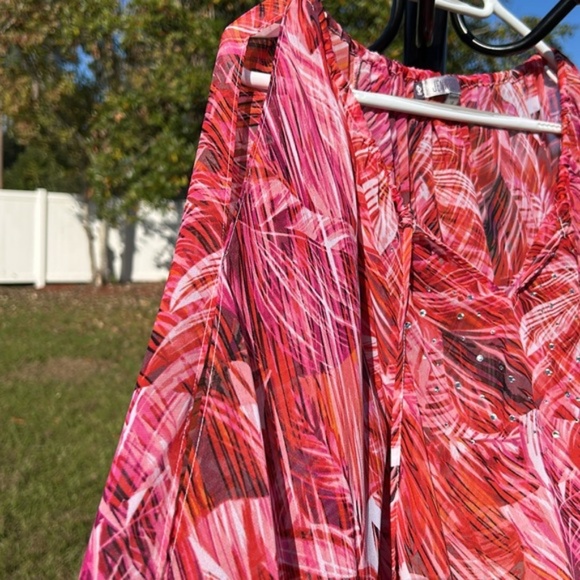 ~eN Jennifer Lopez red embellished cold-shoulder top - Picture 5 of 16